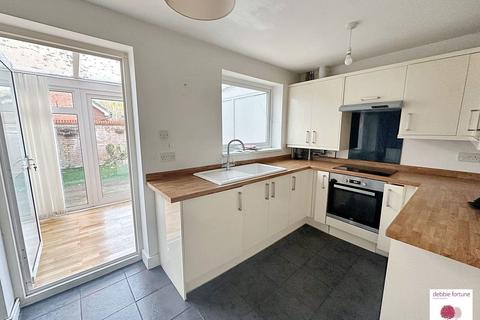 3 bedroom terraced house to rent, The Glebe, Wrington