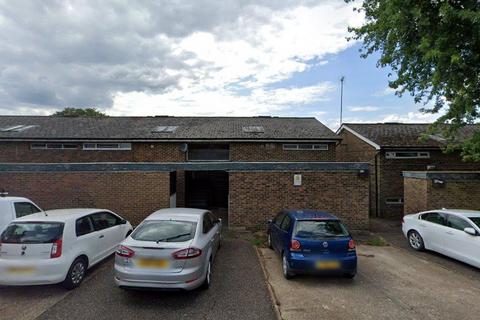 Studio to rent, Dovedale Close, Harefield, Uxbridge