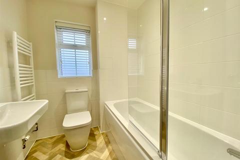 3 bedroom terraced house for sale, Sheerness Way, Hampton Beach, Peterborough