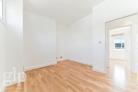 2 bedroom flat to rent, Berwick Street W1F