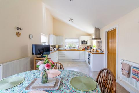 undefined, Elm Close, Yatton