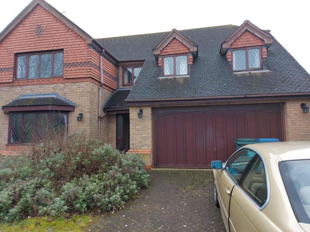 Luxury 5-Bedroom Detached House for Rent – Avai