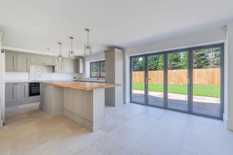 undefined, Main Road, Brockley