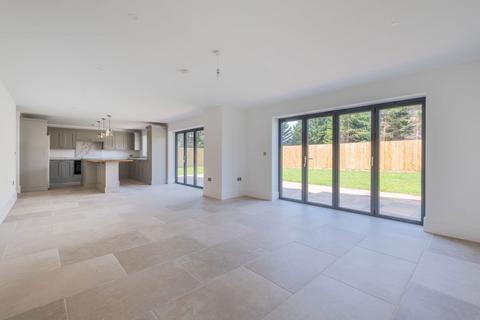 undefined, Main Road, Brockley