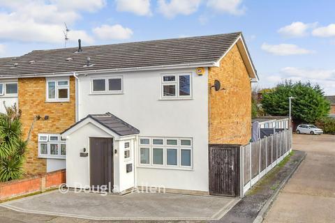 undefined, Farnes Avenue, Wickford SS12