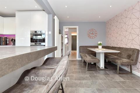 undefined, Farnes Avenue, Wickford SS12