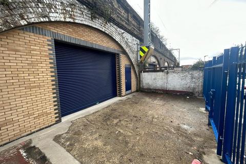 Distribution warehouse to rent, 364-368 Winchelsea Rd London E7 0AQ