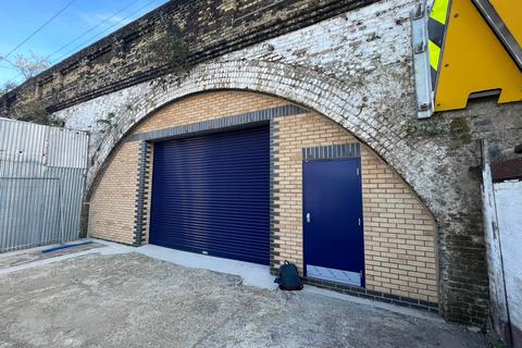 Distribution warehouse to rent, 364-368 Winchelsea Rd London E7 0AQ