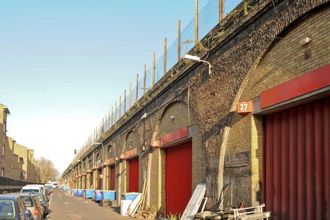 Distribution warehouse to rent, Queens Rd London SE15 2RZ