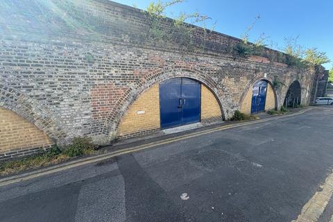 Distribution warehouse to rent, Barton Rd Rochester ME2 3EL