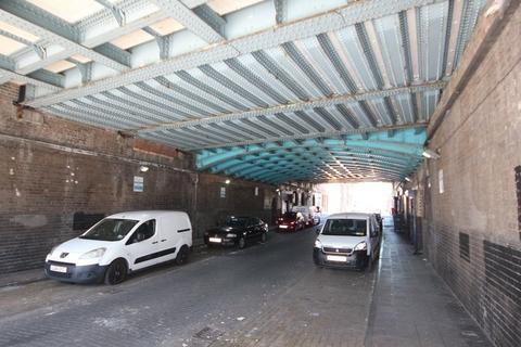 Distribution warehouse to rent, Henrietta St Birmingham B3 1RG