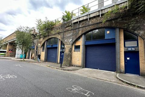 Distribution warehouse to rent, Carlisle Ln London SE1 7LH