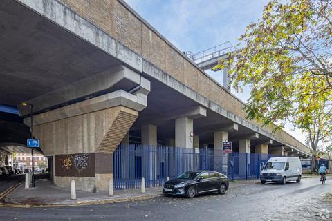 Distribution warehouse to rent, 203-204A Virgil St London SE1 7EF