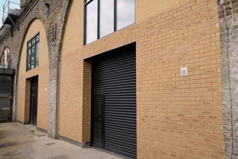 Distribution warehouse to rent, Nursery Rd London SW9 8BP
