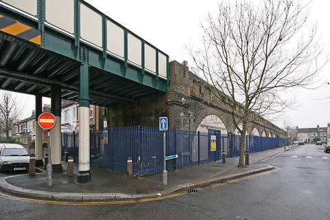 Distribution warehouse to rent, 338-349 Thorpe Rd London E7 9ED