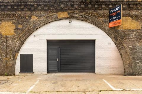 Distribution warehouse to rent, Lilford Rd London SE5 9HY