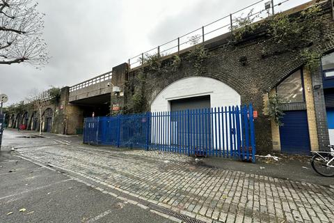 Distribution warehouse to rent, Hercules Rd London SE1 7LD