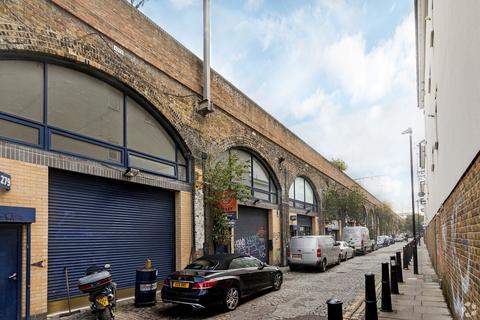 Distribution warehouse to rent, Poyser St London E2 9RA