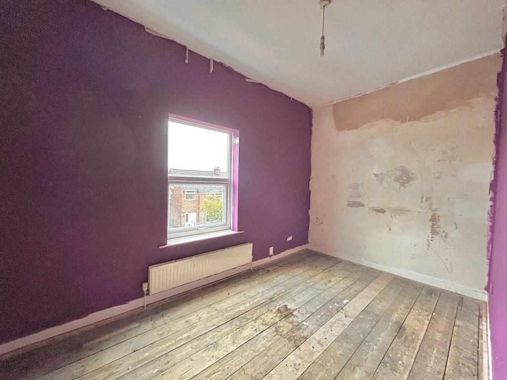 Bedroom 1.jpg