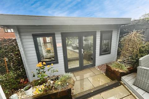 4 bedroom detached house for sale, Laburnum Close, Bedworth, Warwickshire