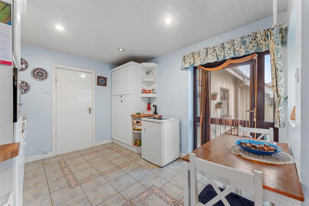 Margaret Road - Kitchen (2)