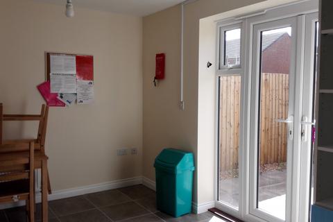 4 bedroom semi-detached house to rent, 12 Elm Walk, CV4 8NB