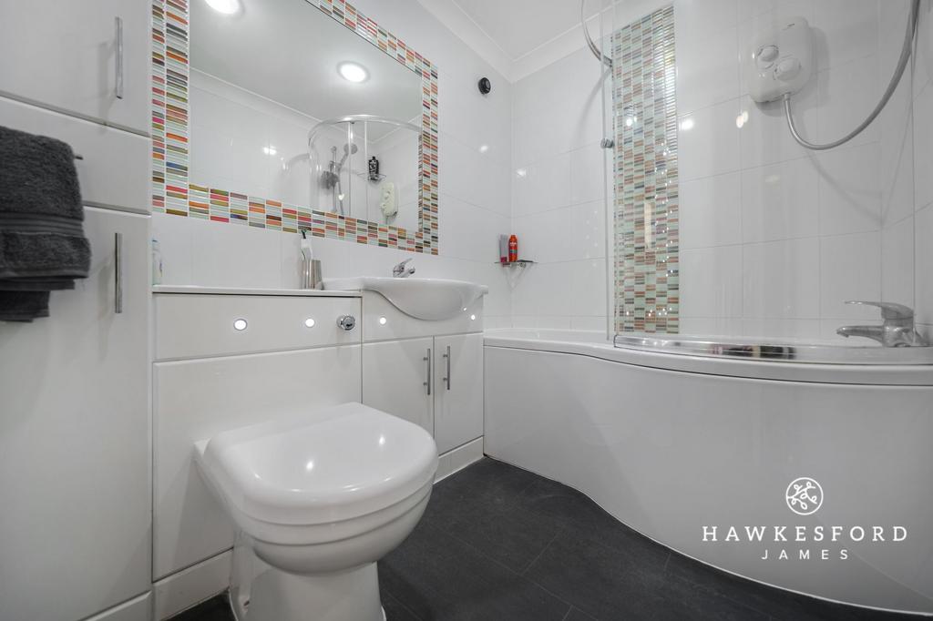 Wadham Place, Sittingbourne - Bathroom