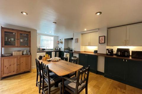 3 bedroom terraced house to rent, St. Anns Mount, Burley, Leeds, LS4