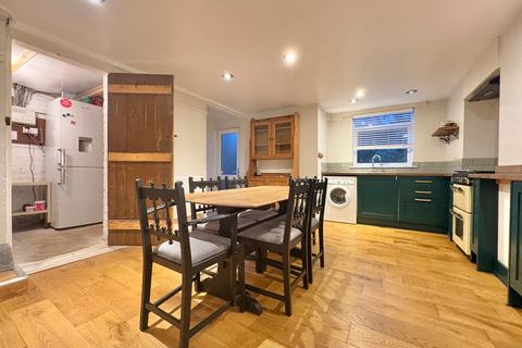 3 bedroom terraced house to rent, St. Anns Mount, Burley, Leeds, LS4