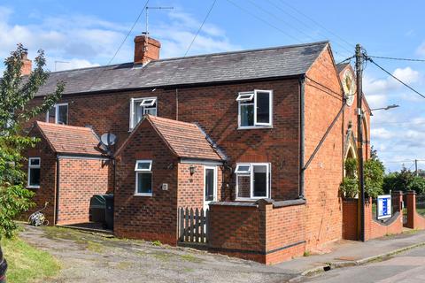 2 bedroom end of terrace house to rent, High Street, Astcote, NN12