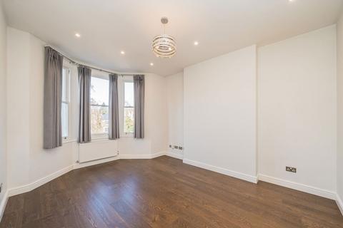 3 bedroom maisonette for sale, Heathcote Road, St Margarets TW1