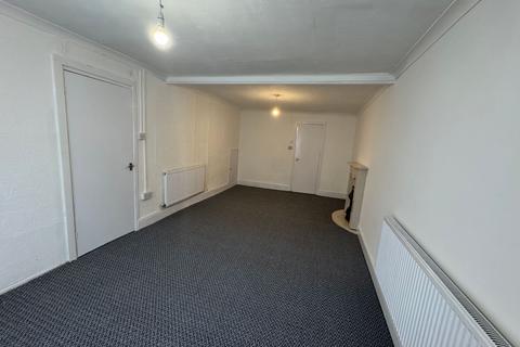2 bedroom end of terrace house to rent, Broad Street, Dowlais, CF48
