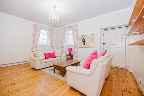 2 bedroom flat to rent - 0324L Duddingston House Courtyard, Edinburgh, EH15 1JG