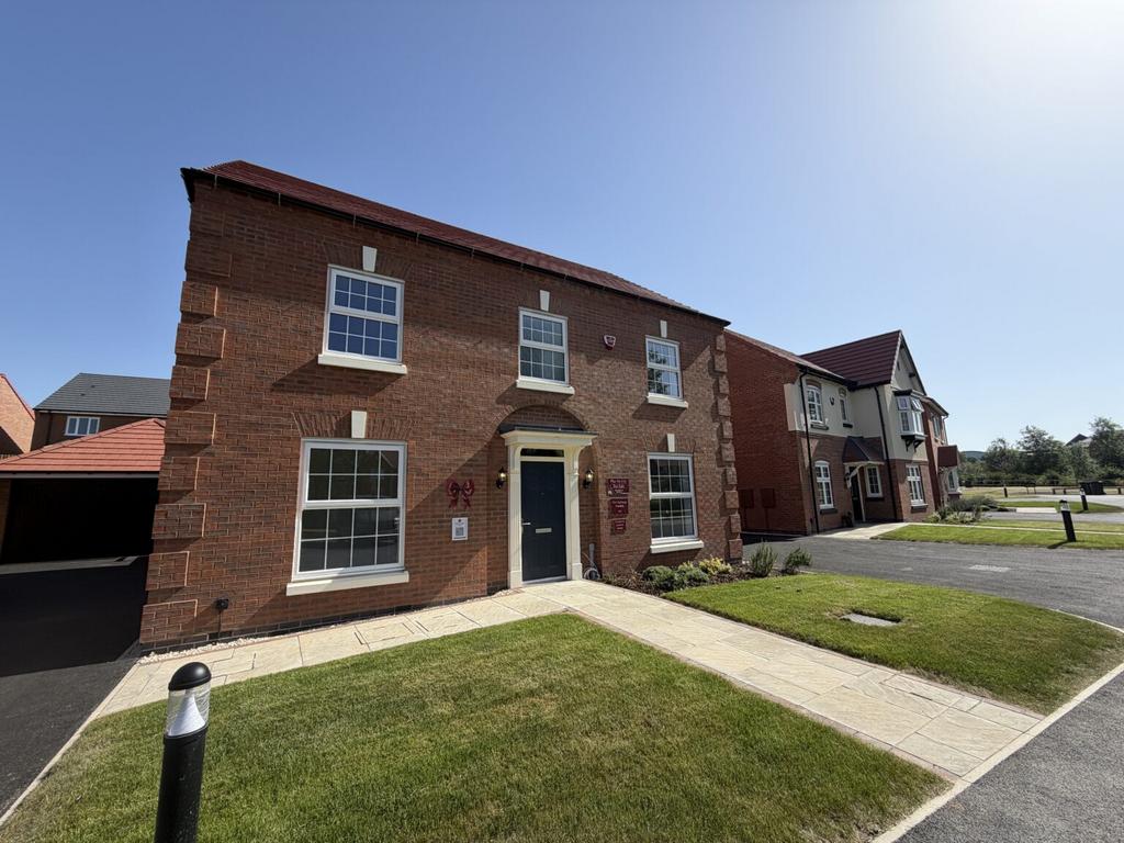 4 bedroom detached house for sale
