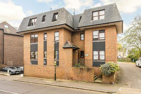 undefined, Station Road, Hampton TW12
