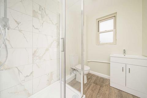 undefined, Station Road, Hampton TW12