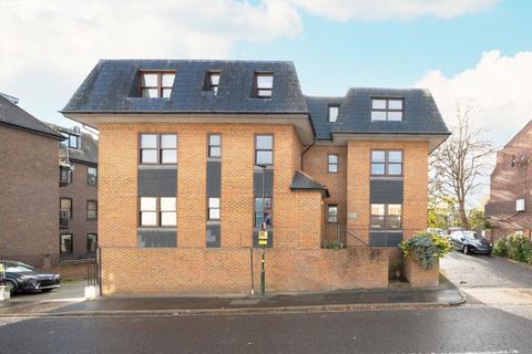 undefined, Station Road, Hampton TW12