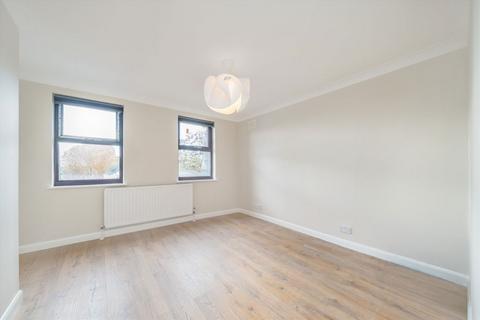 undefined, Station Road, Hampton TW12