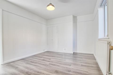 4 bedroom semi-detached house to rent, New Street, Cambridge