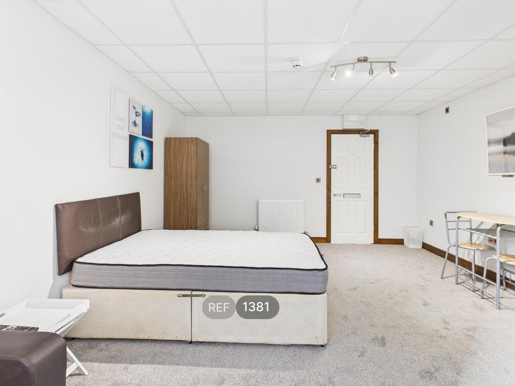 Bedroom &amp; Living Space