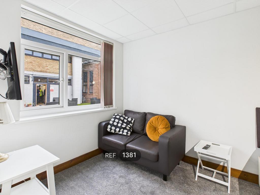 Bedroom &amp; Living Space