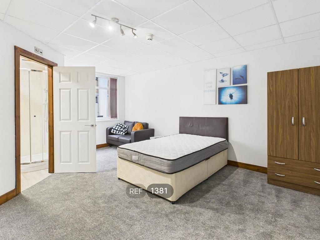 Bedroom &amp; Living Space