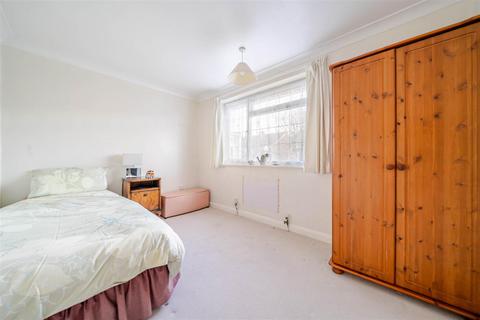 undefined, Swallow Close, Yateley GU46