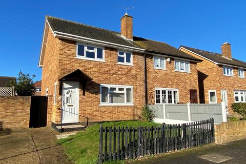 3 bedroom semi-detached house to rent, Ruskin Gardens, Harold Hill, Romford