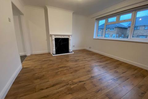 3 bedroom semi-detached house to rent, Ruskin Gardens, Harold Hill, Romford