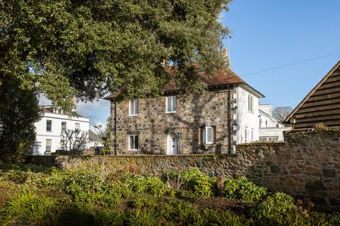 3 bedroom townhouse for sale, Rohais, St. Peter Port, Guernsey