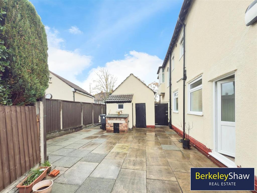 Detached Garage