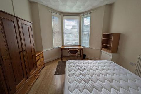 6 bedroom terraced house to rent, Cardiff CF24