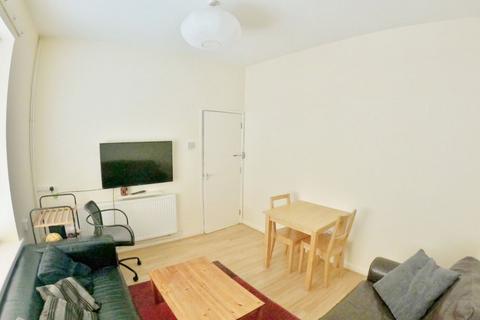 4 bedroom terraced house to rent, Cardiff CF24