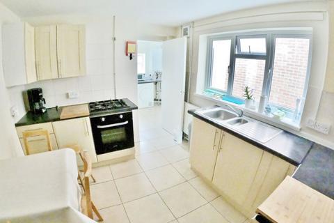 4 bedroom terraced house to rent, Cardiff CF24
